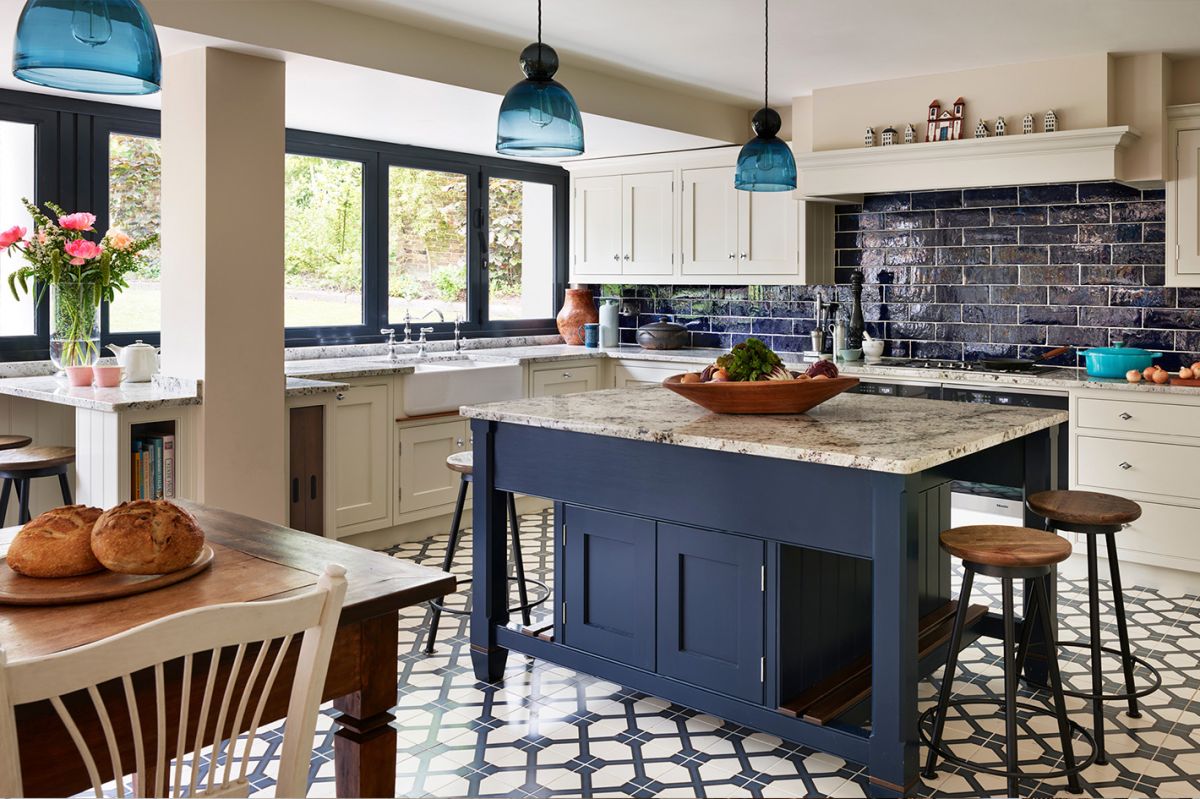 15 Think alternatives to country kitchen islands