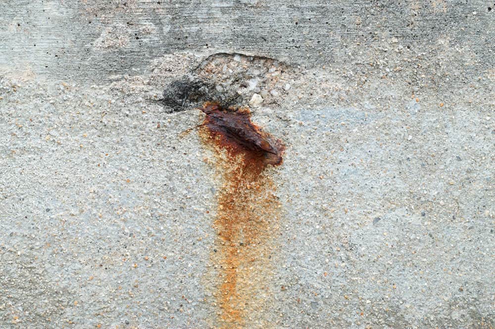 How to remove rust stains from concrete – I tried these 8 methods on tile and they work