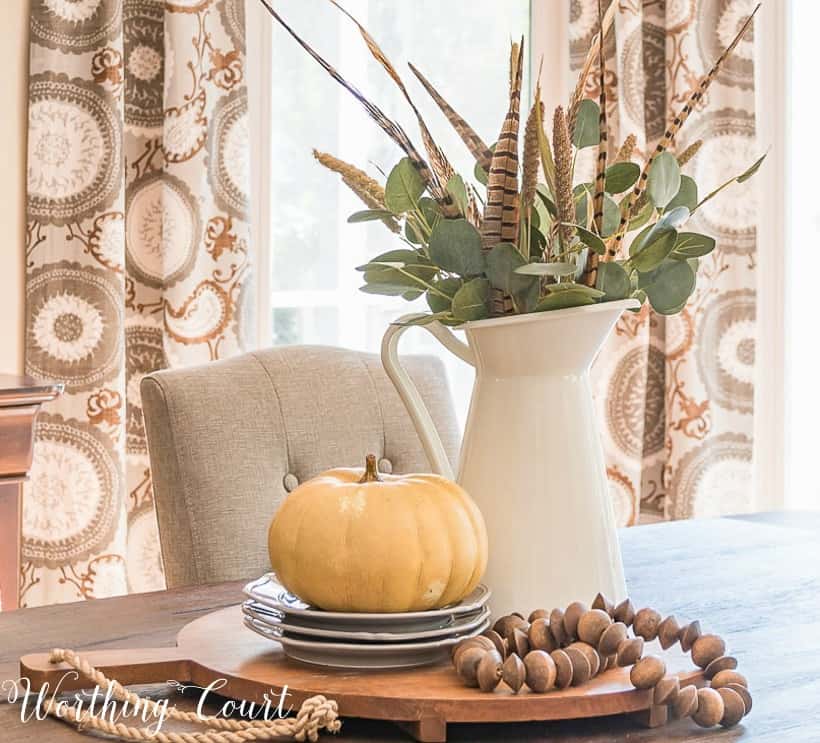 How long do you leave fall decorations up