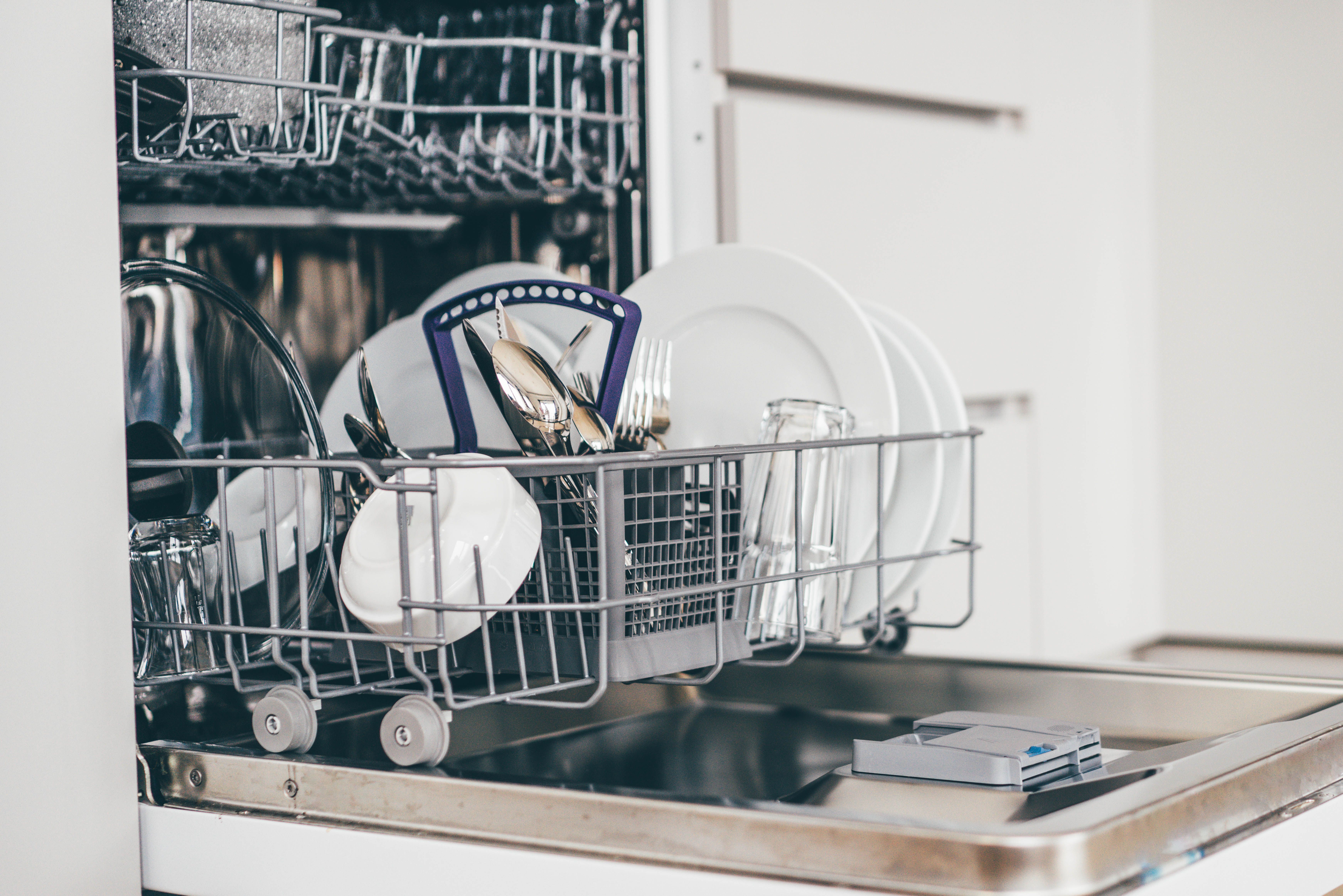 13 items you should never put in the dishwasher according to experts