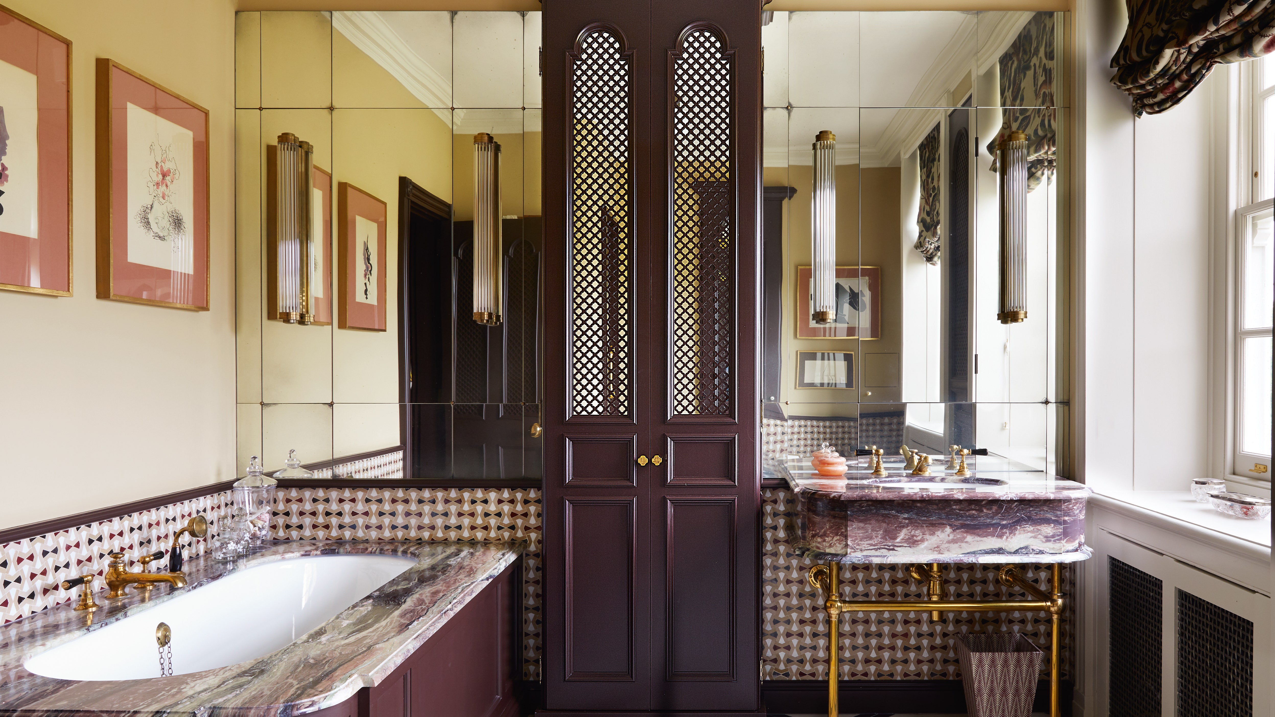 Parisian bathroom decor – 10 ways to achieve an elegant aesthetic