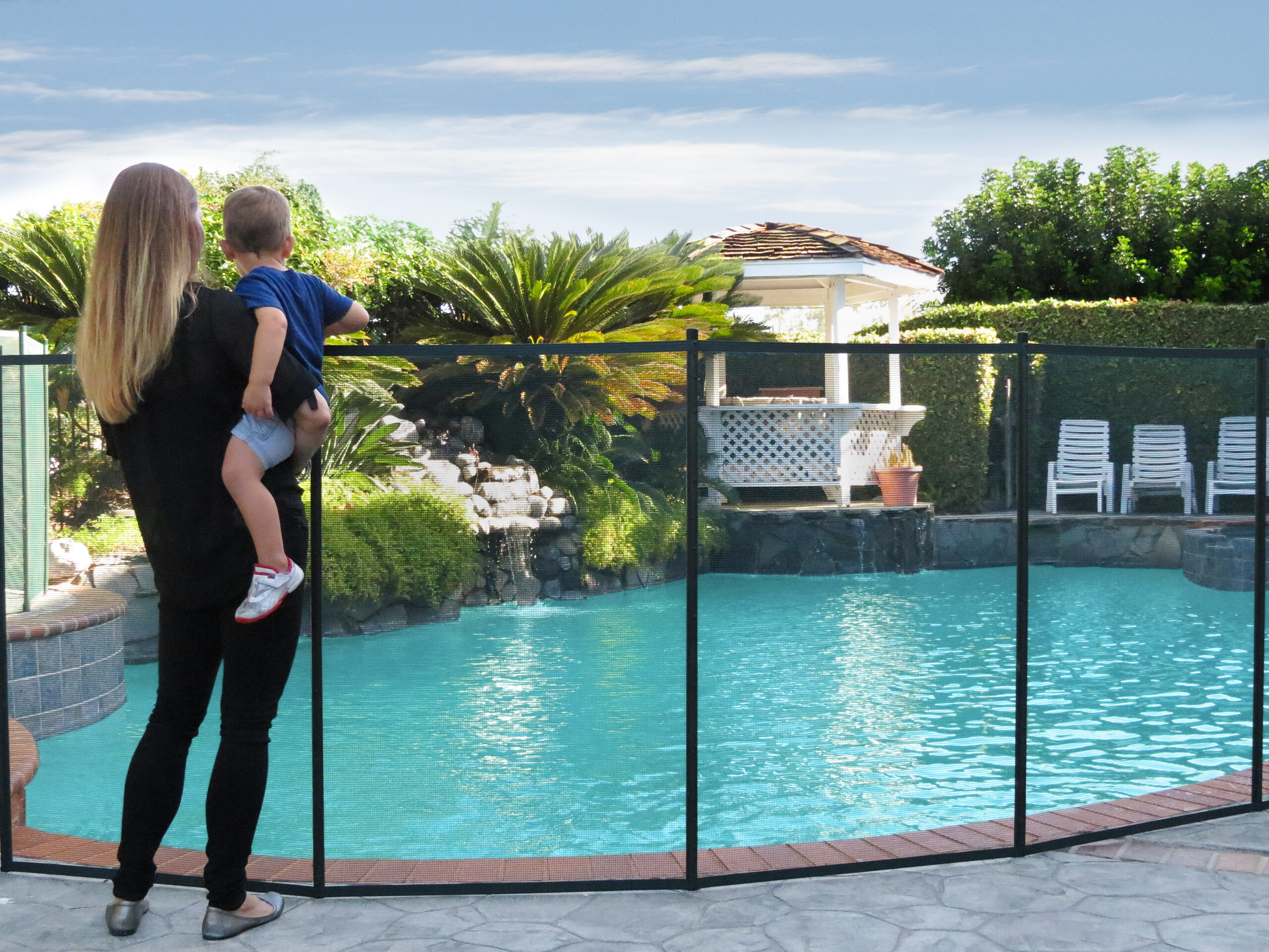4 Install a glass pool fence