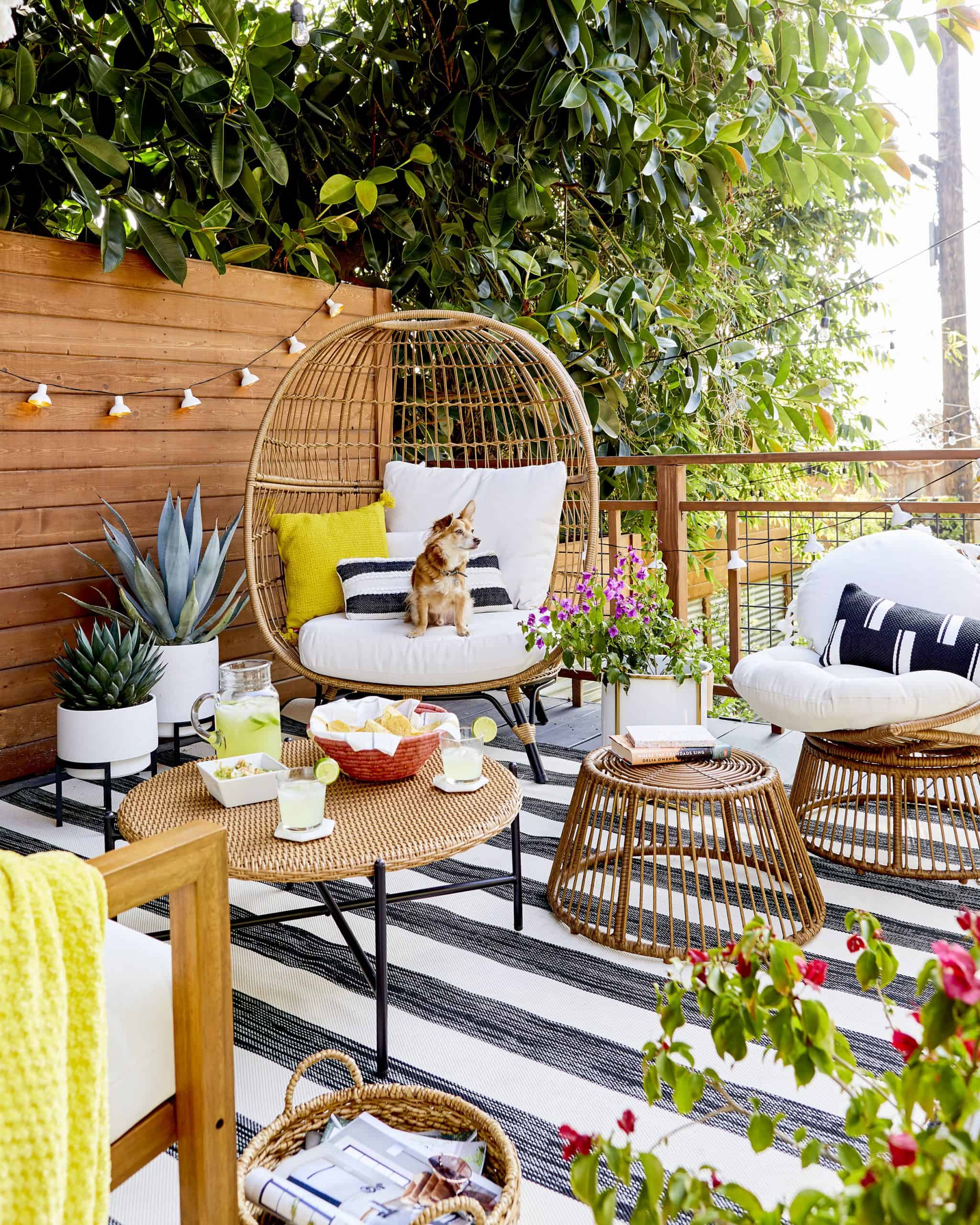 Spring porch decor – 10 beautiful ways to style your outdoor space for the season