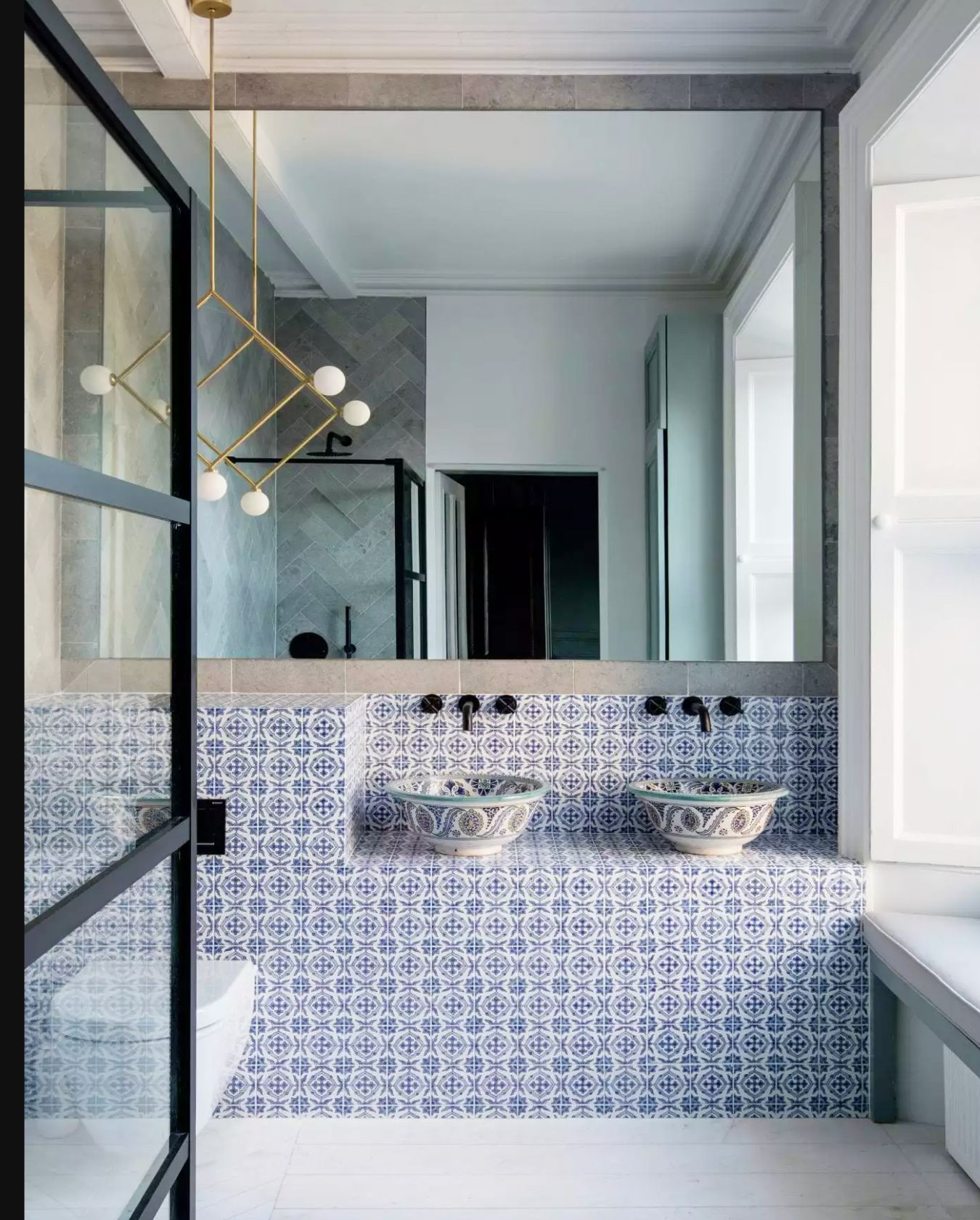 White bathroom tile ideas – 10 ways with white tiles