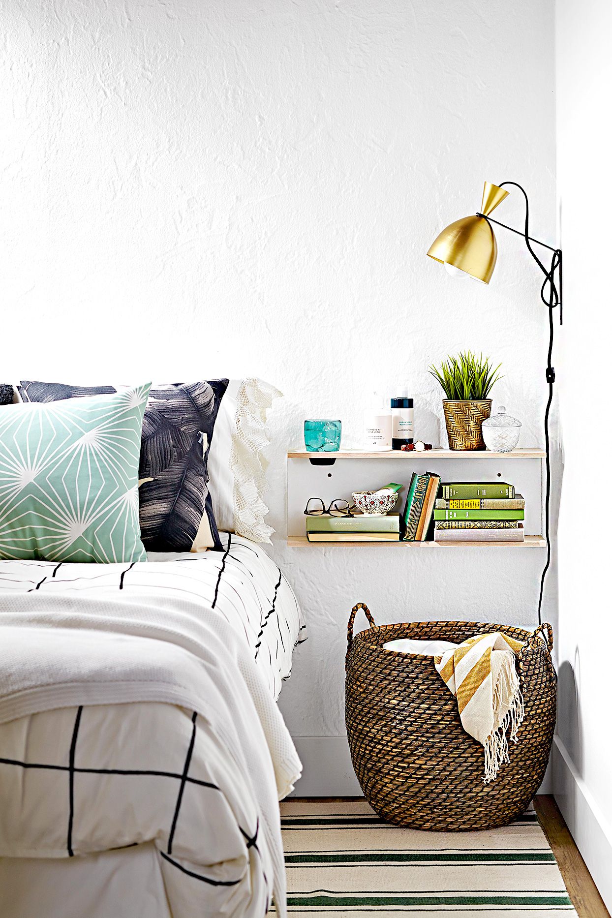 How to declutter a nightstand – for a clutter-free sleep space
