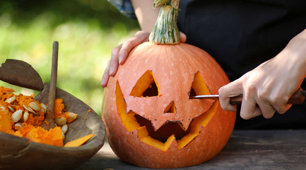 How to carve a pumpkin – expert tips that make it easy
