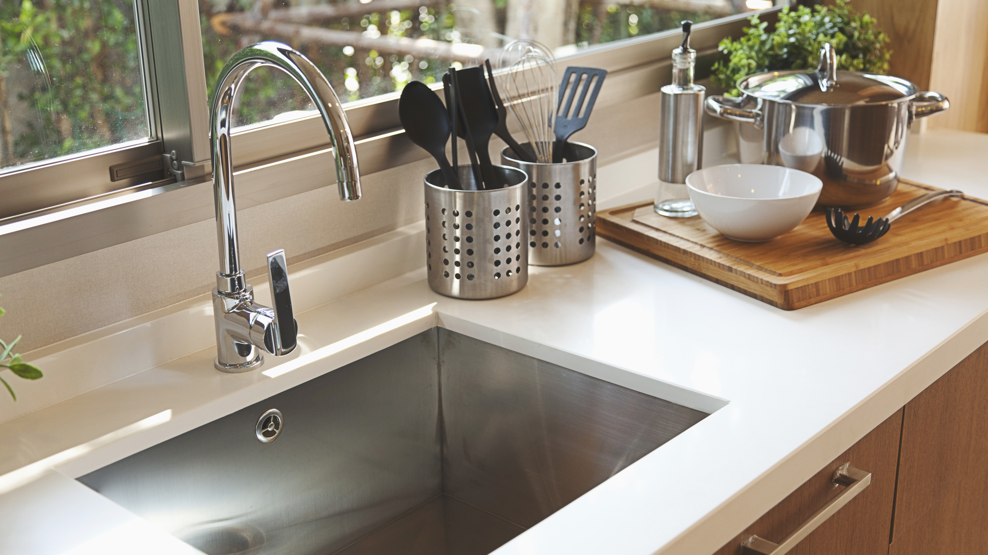 The best 5 kitchen sink materials – and how to choose the best type and design for your home