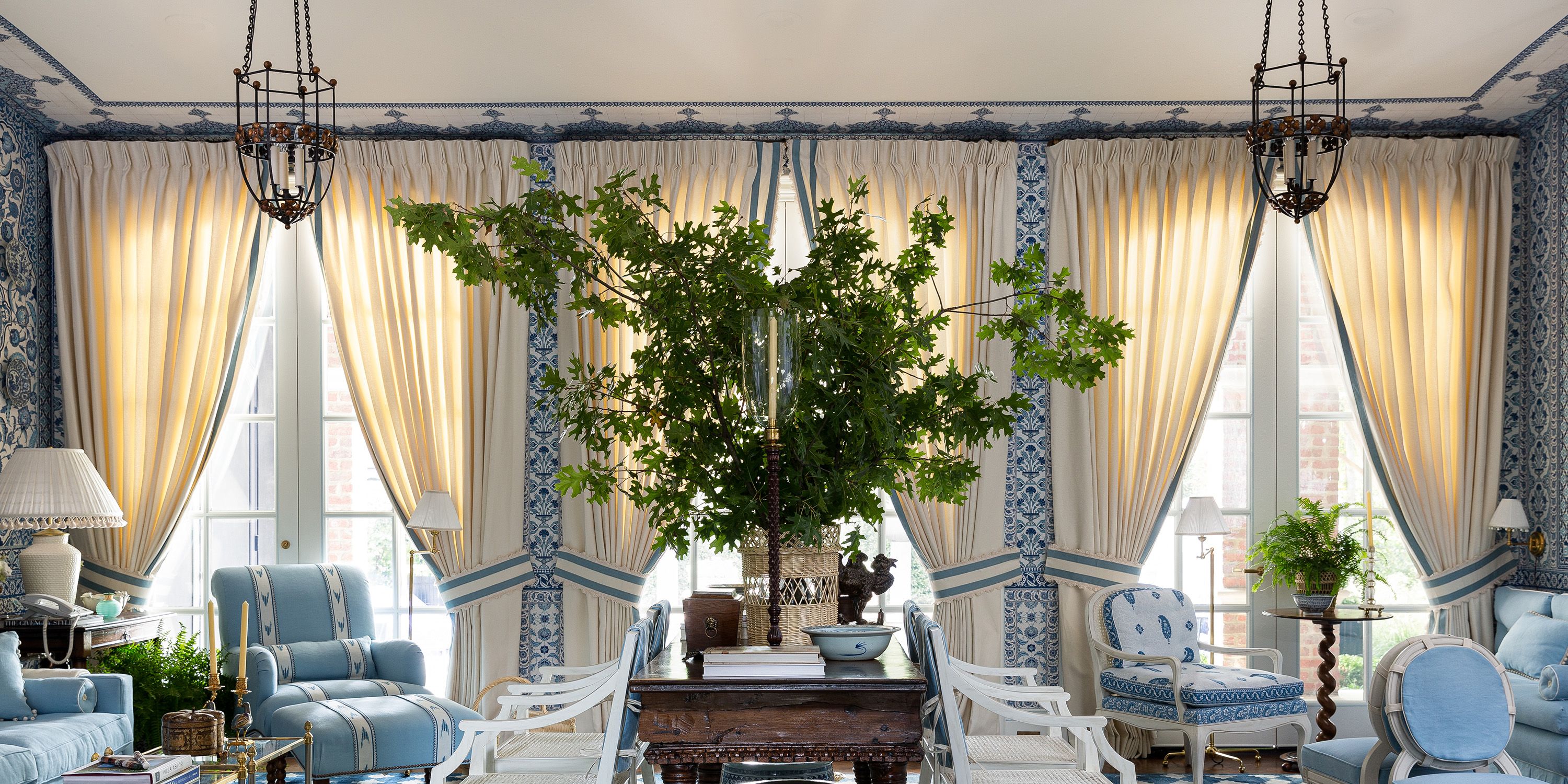 How do you decorate with cerulean blue
