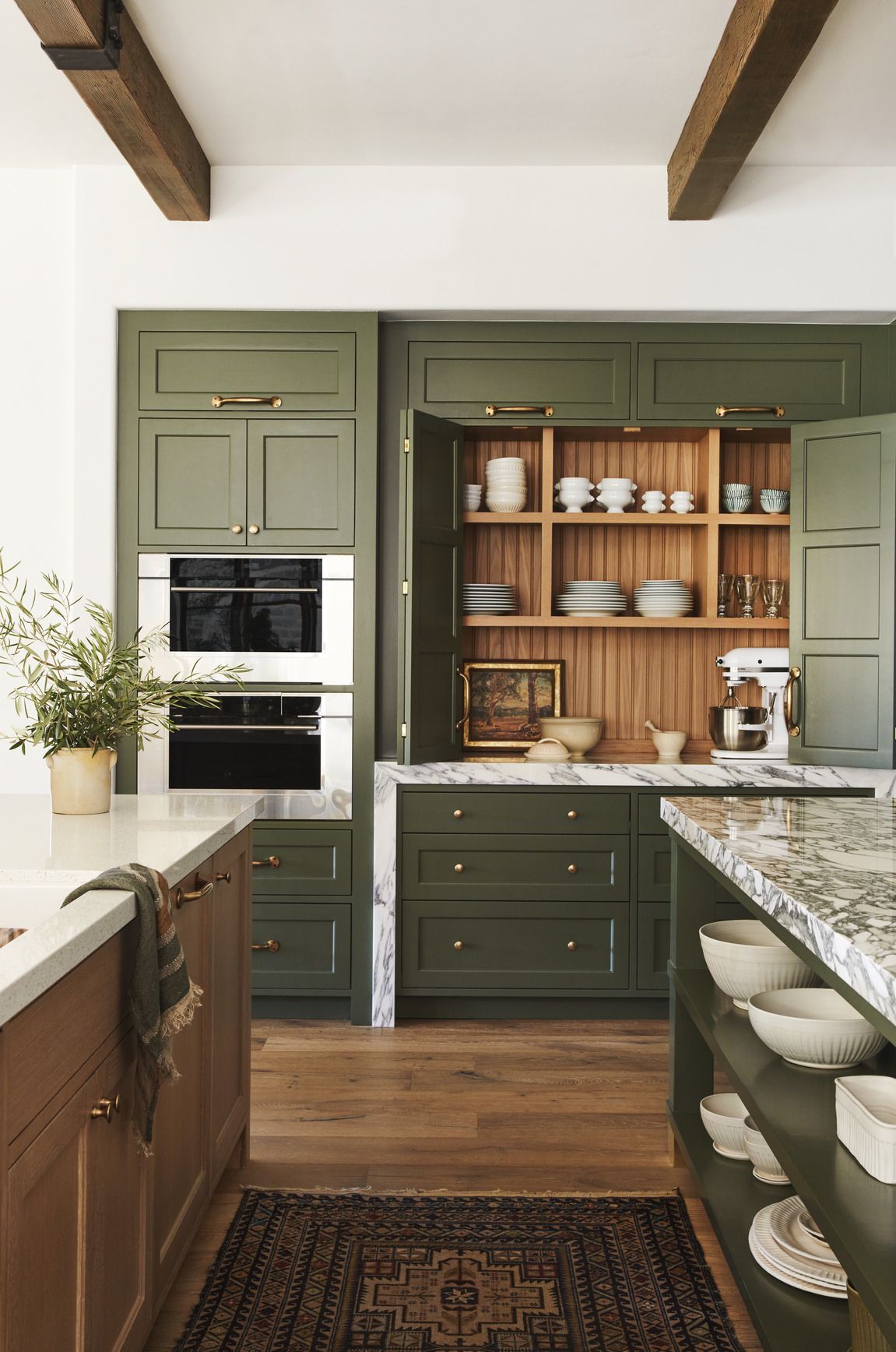 How do I pick the right kitchen color for my lifestyle