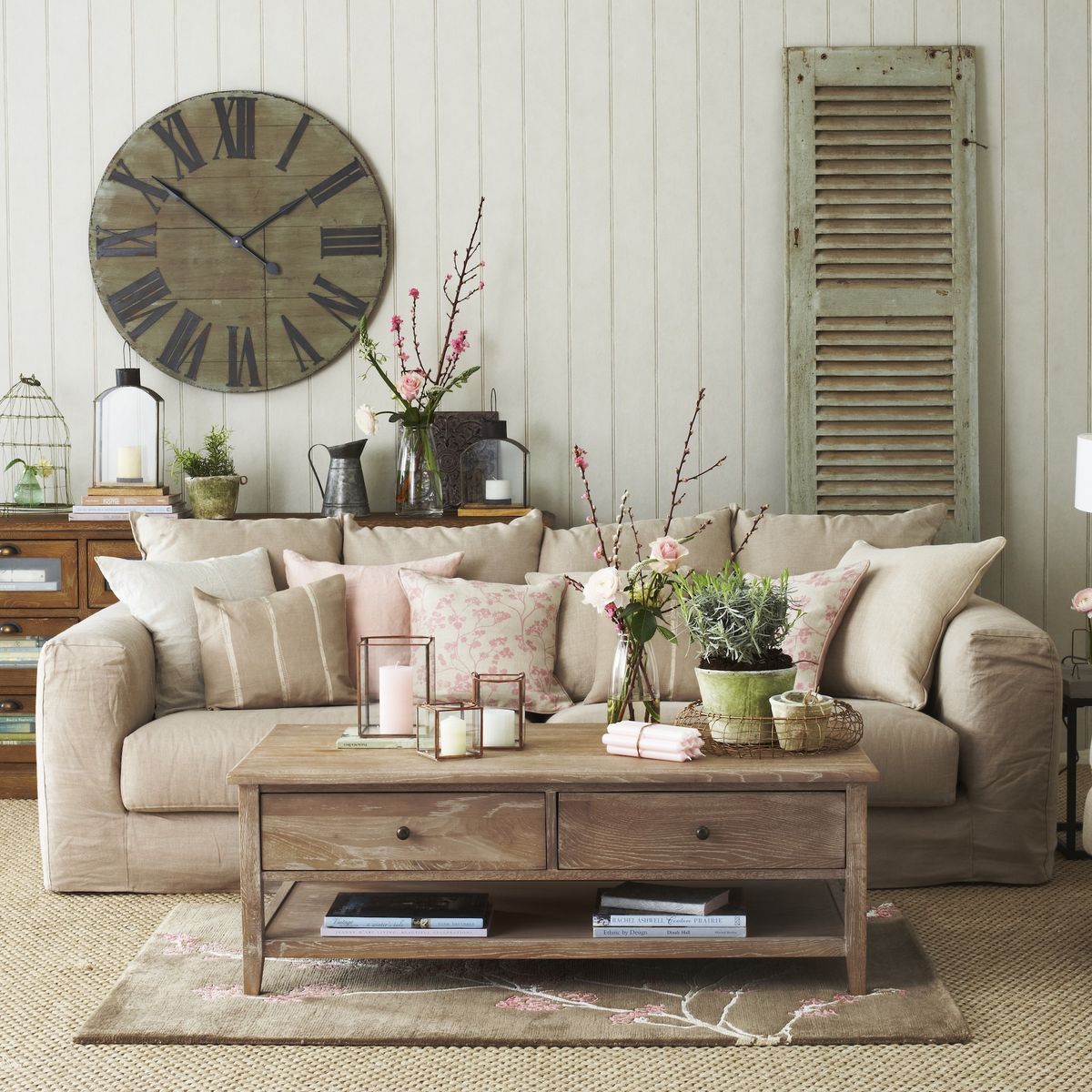 12 Use a neutral palette to highlight rustic features