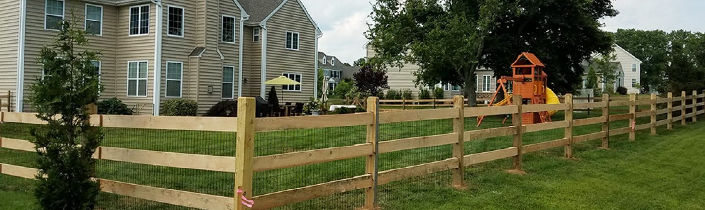 5 fence colors to avoid – here's why designers warn against these once popular colors