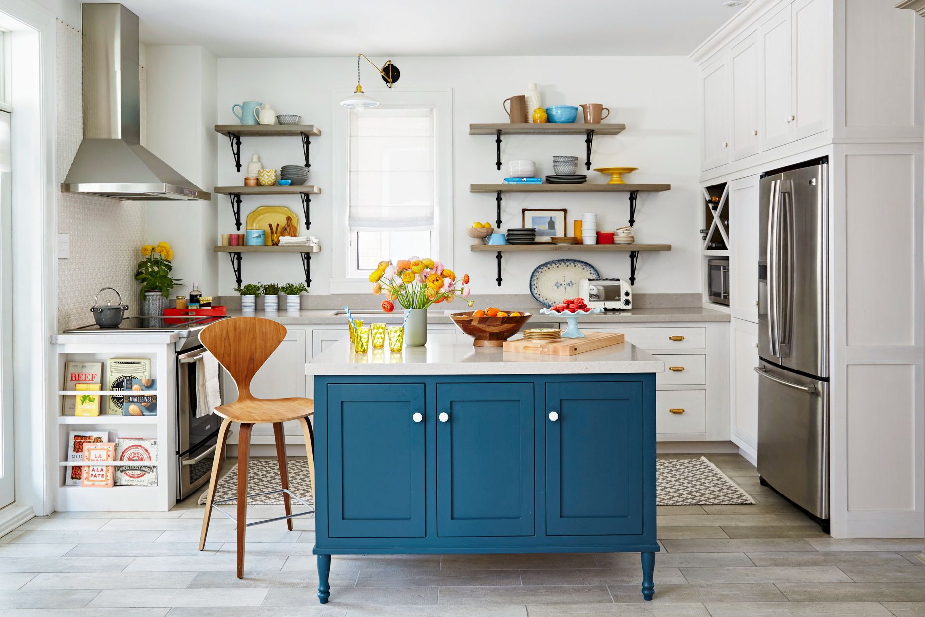 2 Use your island to create a colorful kitchen