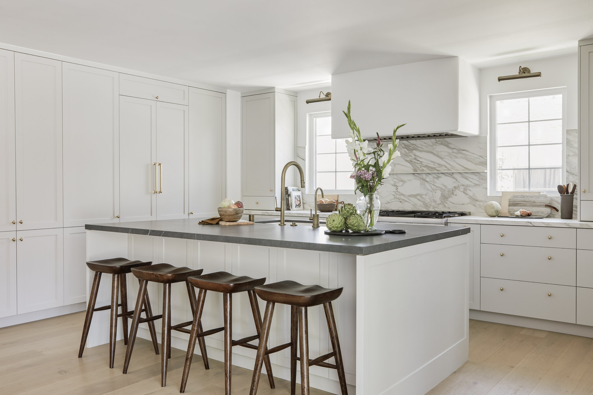Two-tier kitchen islands are the future – 9 reasons why designers want you to invest now