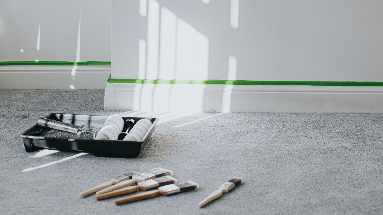 How to paint trims with carpet – 5 professional decorator tips to protect your flooring